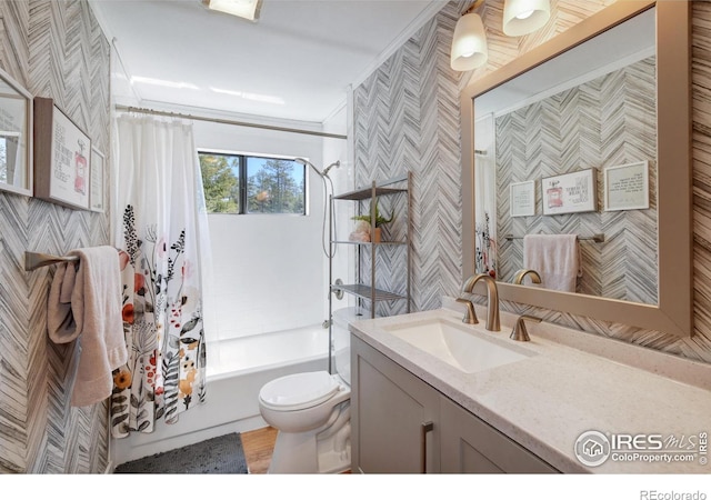 40 Hopi Ct, Lyons, CO 80540 - bathroom with shower / bath combination with curtain, wallpapered walls, toilet, vanity, and wood finished floors