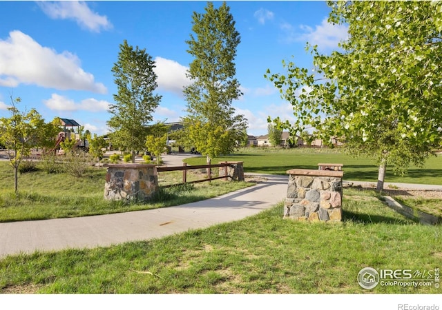 2119 Pelican Farm Rd, Windsor, CO 80550 - view of property's community featuring a lawn