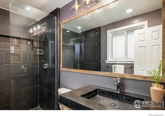4760 Lee Cir, Boulder, CO 80303 - full bath featuring a tile shower and vanity
