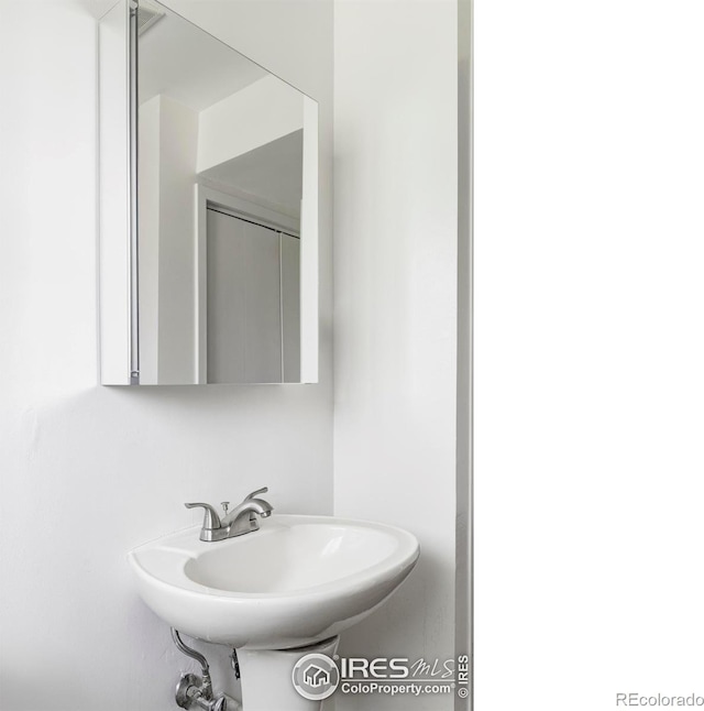 1013 Alsace Way, Lafayette, CO 80026 - bathroom featuring a sink