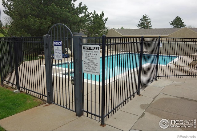33 S Boulder Cir Unit 122, Boulder, CO 80303 - community pool with fence