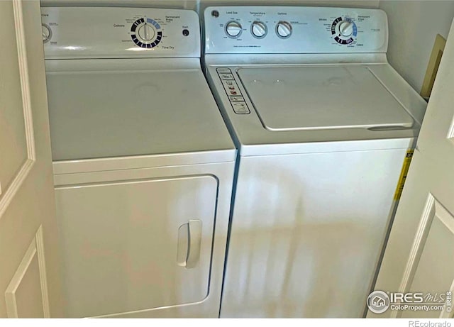 33 S Boulder Cir Unit 122, Boulder, CO 80303 - laundry room featuring washer and clothes dryer
