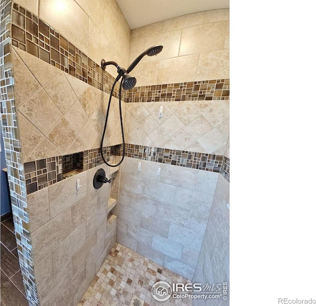 110 Lucerne Dr, Lafayette, CO 80026 - bathroom with a tile shower