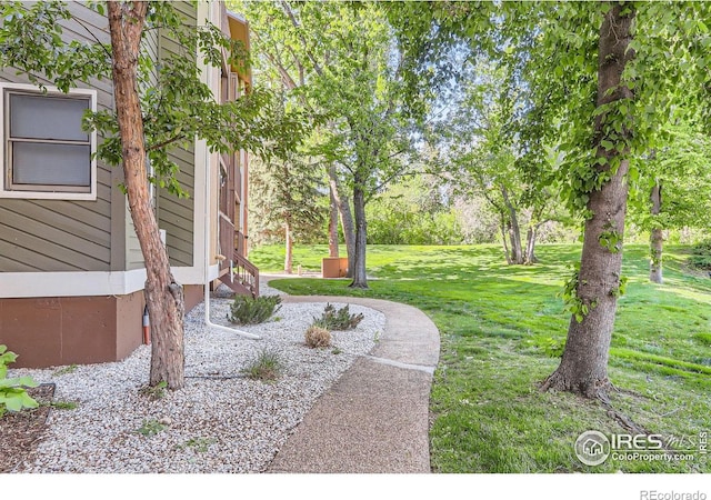 2962 Shadow Creek Dr Unit 306, Boulder, CO 80303 - view of green lawn