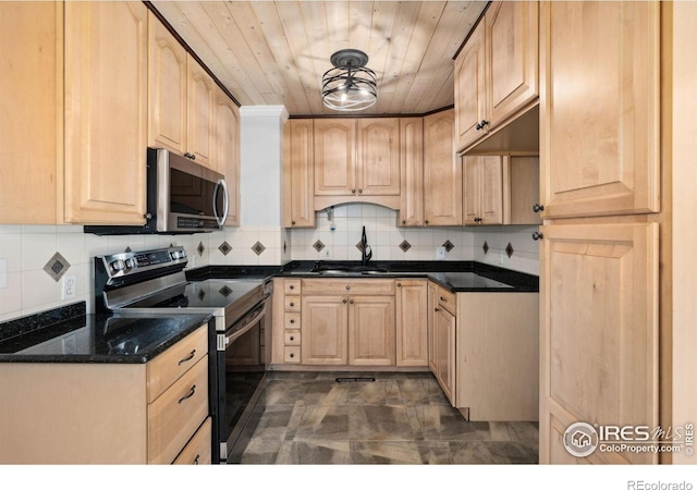 518 Whitmore Ct, Johnstown, CO 80534 - kitchen featuring stainless steel appliances, light brown cabinetry, a sink, wooden ceiling, and backsplash