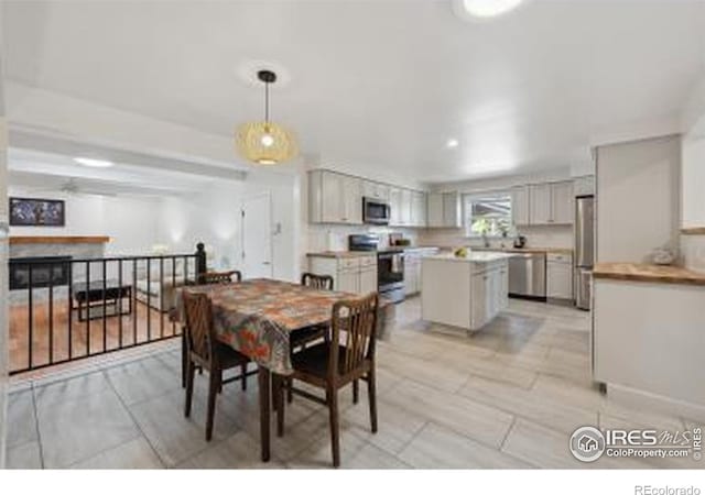 1610 Vivian St, Longmont, CO 80501