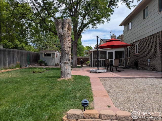 1545 S Vivian St, Longmont, CO 80501 - view of yard with a patio area