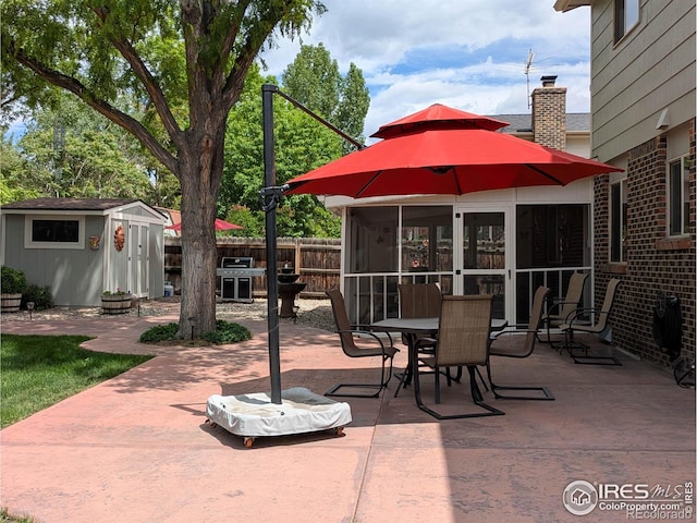 1545 S Vivian St, Longmont, CO 80501 - view of patio / terrace featuring outdoor dining area