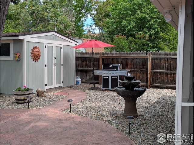 1545 S Vivian St, Longmont, CO 80501 - view of patio featuring area for grilling