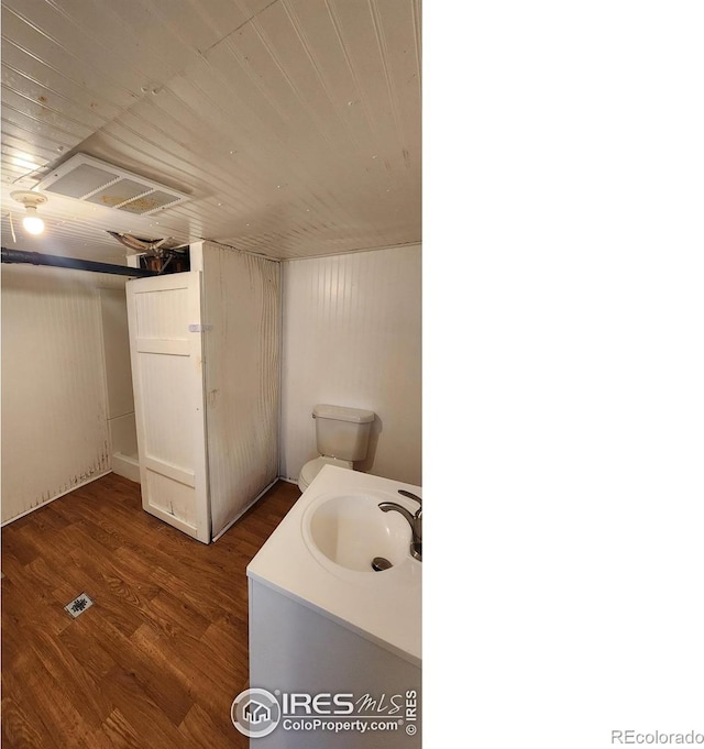 305 Phelps St, Sterling, CO 80751 - bathroom with wood finished floors and vanity