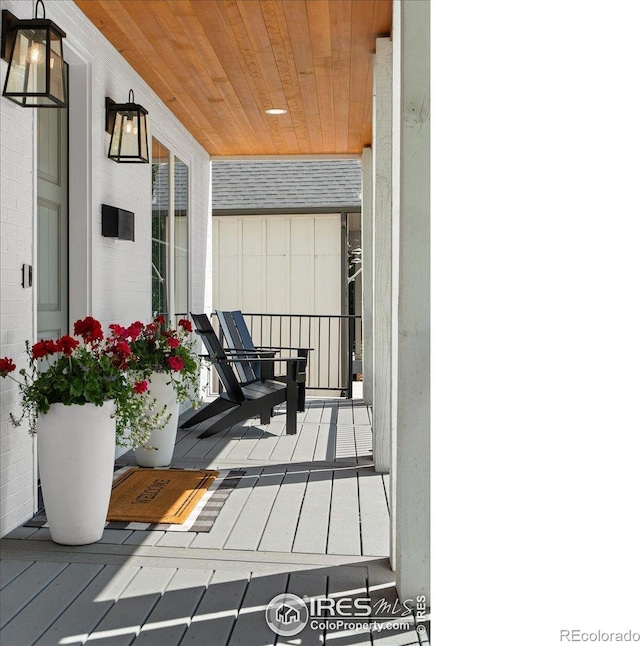 3256 S Corona St, Englewood, CO 80113 - view of wooden porch