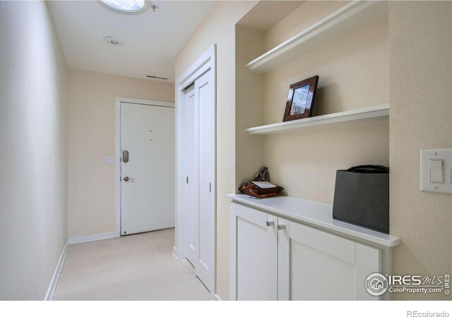 2938 Kalmia Ave Unit 26, Boulder, CO 80301 - hall featuring baseboards