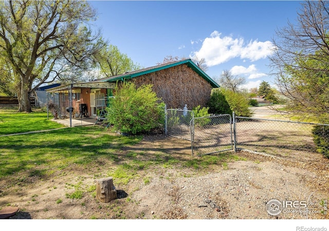 1542 Kilkenny St, Boulder, CO 80303 - view of side of property featuring a gate