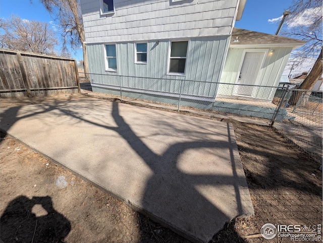 525 Jackson St, Sterling, CO 80751 - rear view of property featuring a shingled roof