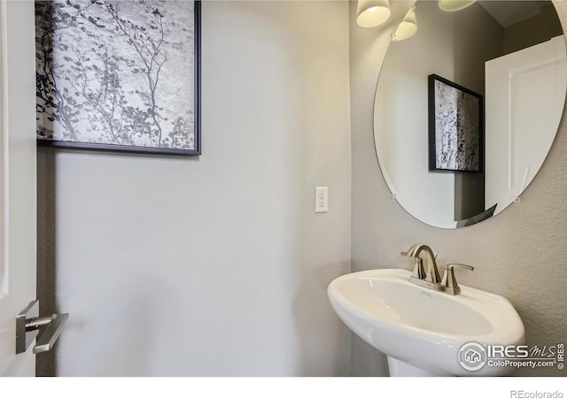 945 Abbott Ln Unit 5, Fort Collins, CO 80524 - bathroom with a sink