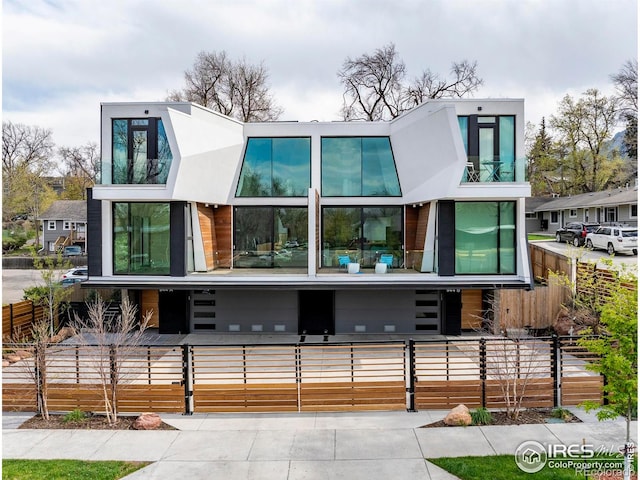 944 Arapahoe Ave Unit A, Boulder, CO 80302 - contemporary house featuring driveway