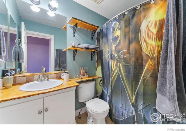 1086 Mockingbird St, Brighton, CO 80601 - full bathroom with toilet, vanity, and curtained shower