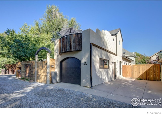 2434 Mapleton Ave, Boulder, CO 80304 - garage featuring a gate