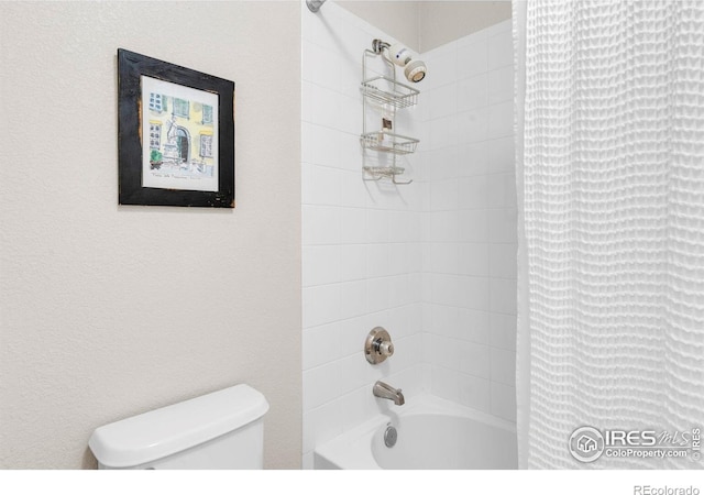 13255 Red Deer Trl, Broomfield, CO 80020 - bathroom featuring shower / tub combo with curtain and toilet