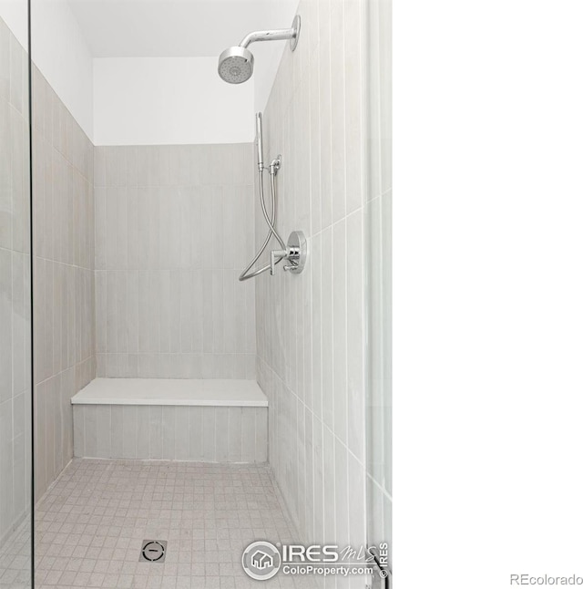 3335 Broadway St, Boulder, CO 80304 - bathroom with a tile shower