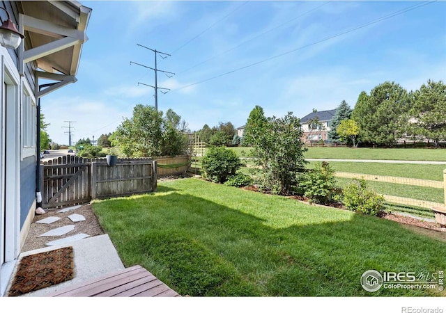 633 Deerwood Dr, Longmont, CO 80504 - view of yard