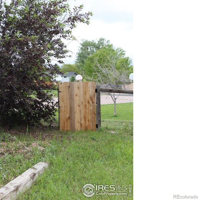 1714 Zeus Dr, Lafayette, CO 80026 - view of yard