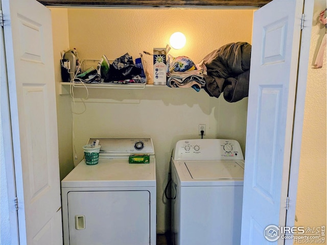 112-114 8th St, Gilcrest, CO 80623 - laundry area featuring independent washer and dryer