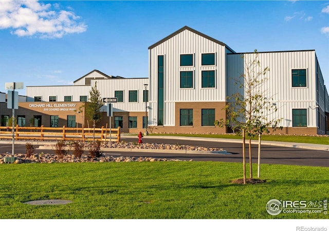 2086 Autumn Moon Dr Unit 7, Windsor, CO 80550 - view of building exterior