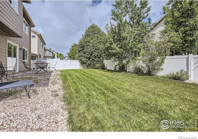 2220 Woodbury Ln, Fort Collins, CO 80524 - view of yard with a patio