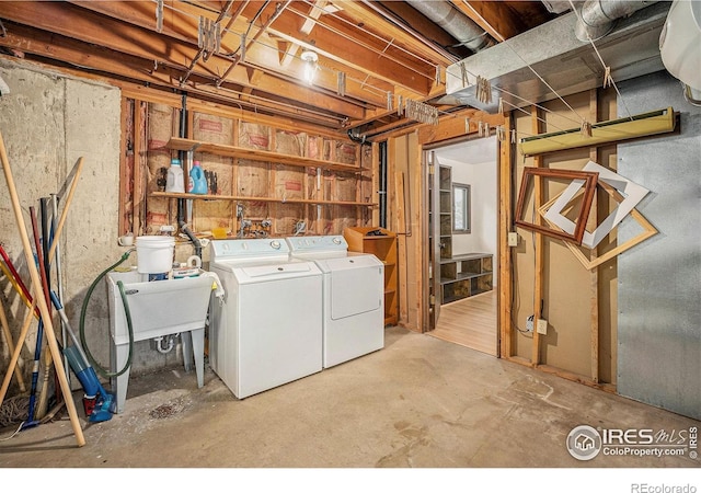 335 Wild Horse Cir, Boulder, CO 80304 - laundry room with washing machine and clothes dryer