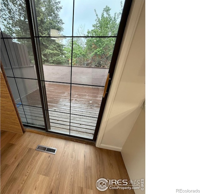 517 46th Ave, Greeley, CO 80634 - detailed view of wood finished floors