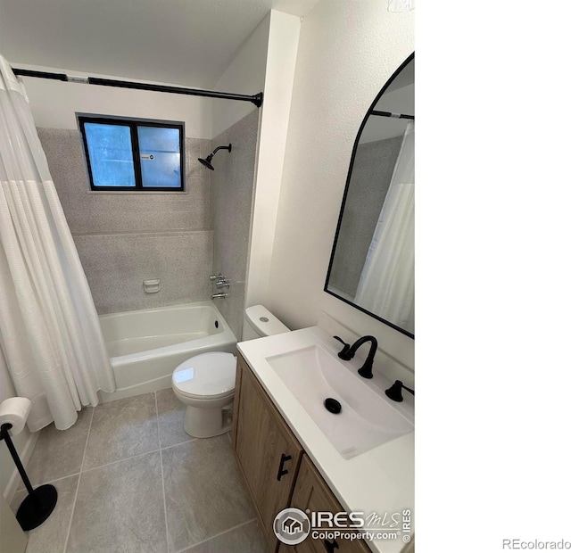 517 46th Ave, Greeley, CO 80634 - full bath featuring shower / tub combo, vanity, toilet, and tile patterned floors