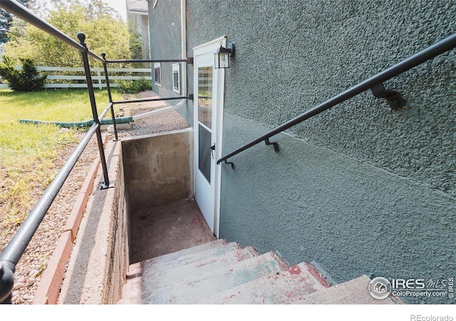 416 E Elizabeth St, Fort Collins, CO 80524 - view of staircase