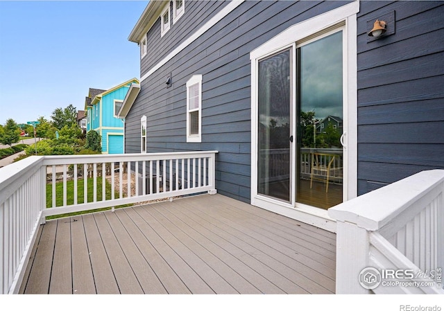 518 Hoyt Ln, Lafayette, CO 80026 - view of wooden terrace