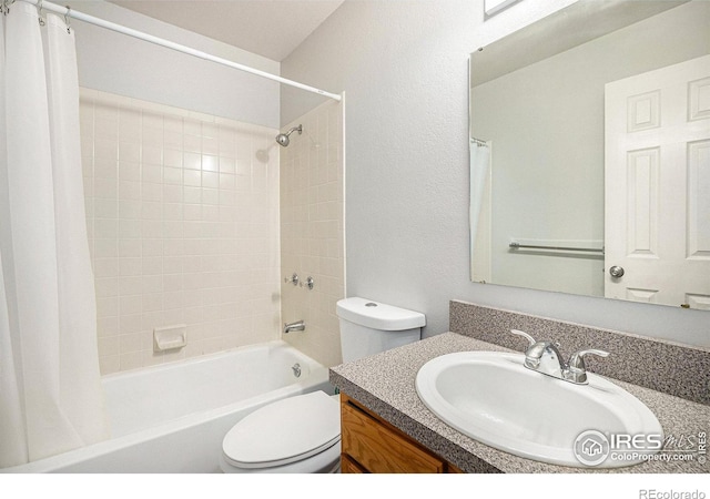 225 E 8th Ave Unit C-19, Longmont, CO 80504 - full bath with vanity, shower / tub combo with curtain, and toilet