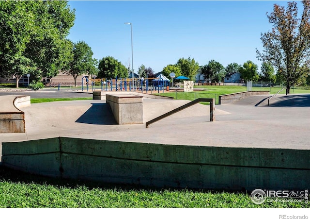 1309 Red Mountain Dr, Longmont, CO 80504 - view of property's community