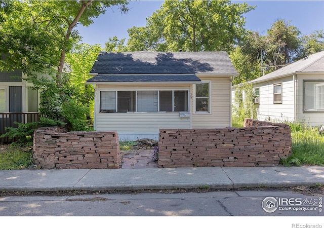 29 Marshall Pl, Longmont, CO 80504 - bungalow-style home with roof with shingles