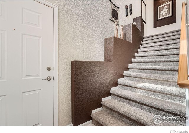 122 Whitehaven Cir, Highlands Ranch, CO 80129