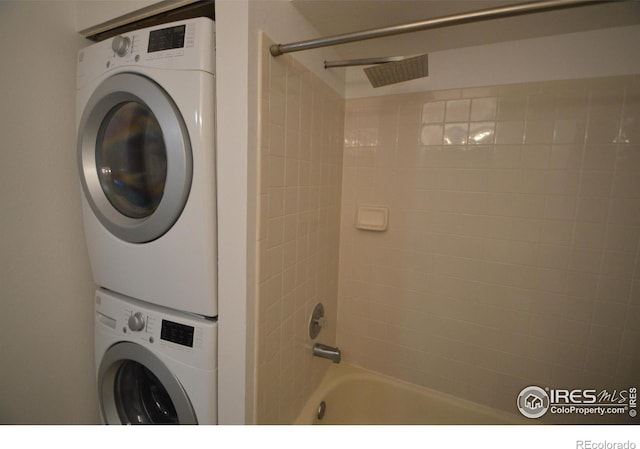 30 S Boulder Cir Unit 30182102, Boulder, CO 80303 - laundry area with stacked washer / dryer