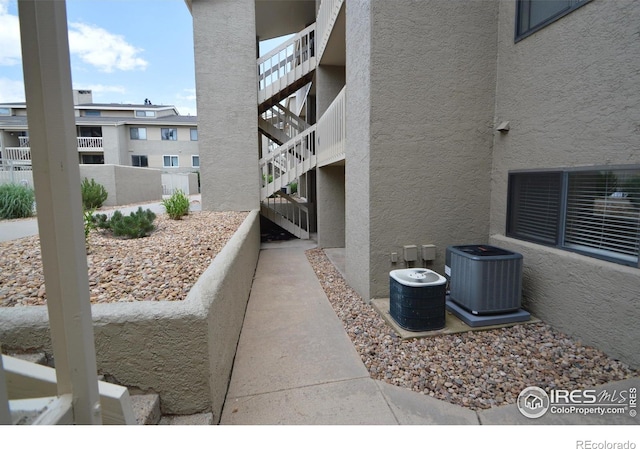 30 S Boulder Cir Unit 30182102, Boulder, CO 80303 - view of home's community with stairs