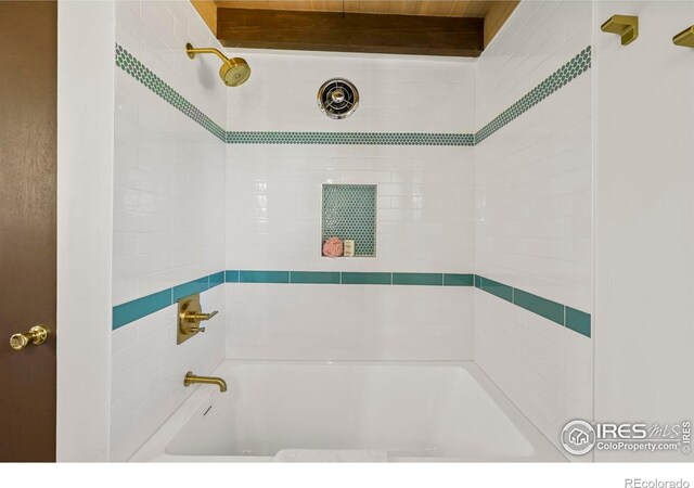 5450 Mohawk Rd, Littleton, CO 80123 - full bathroom featuring bathtub / shower combination