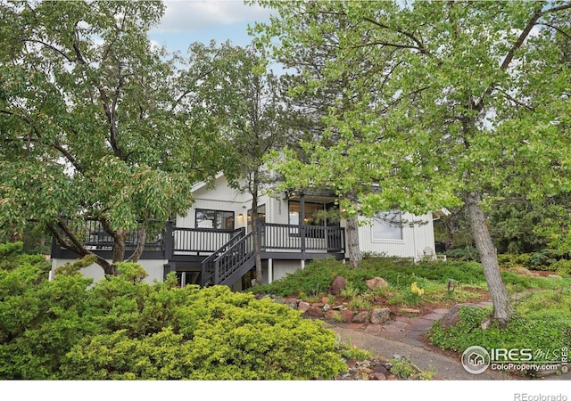 3260 Lafayette Dr, Boulder, CO 80305 - back of property with a wooden deck
