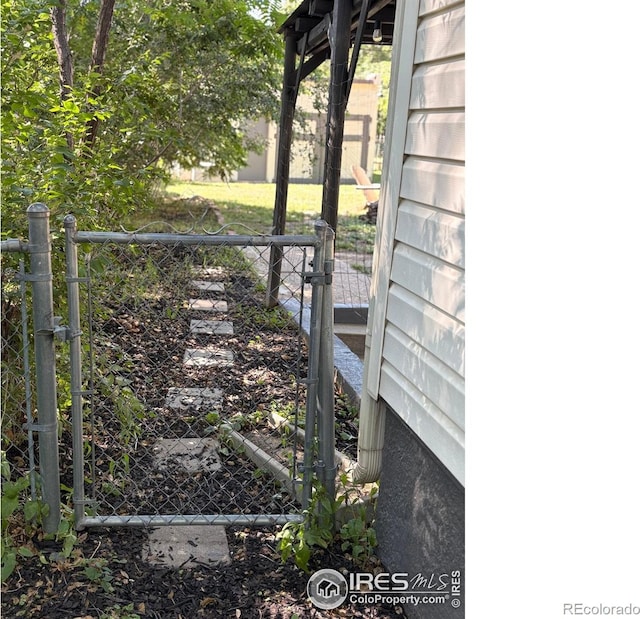1233 Carolina Ave, Longmont, CO 80501 - exterior view of a gate