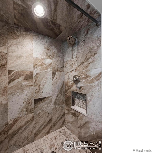 1010 Euclid Ave, Boulder, CO 80302 - bathroom featuring a tile shower