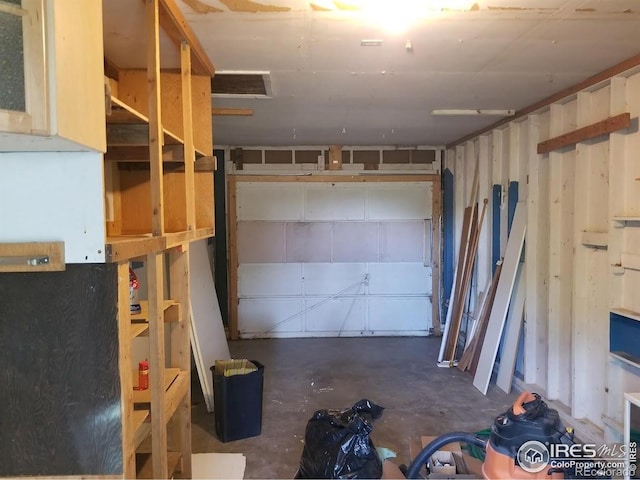 829 Hubbard Dr, Longmont, CO 80504 - view of garage