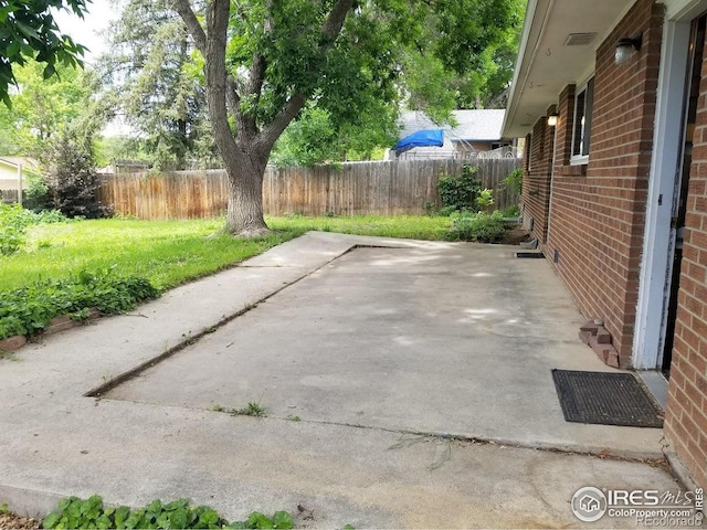 829 Hubbard Dr, Longmont, CO 80504 - view of patio / terrace
