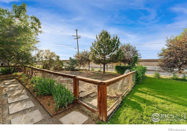 4900 W 6th Ave, Denver, CO 80204 - view of yard