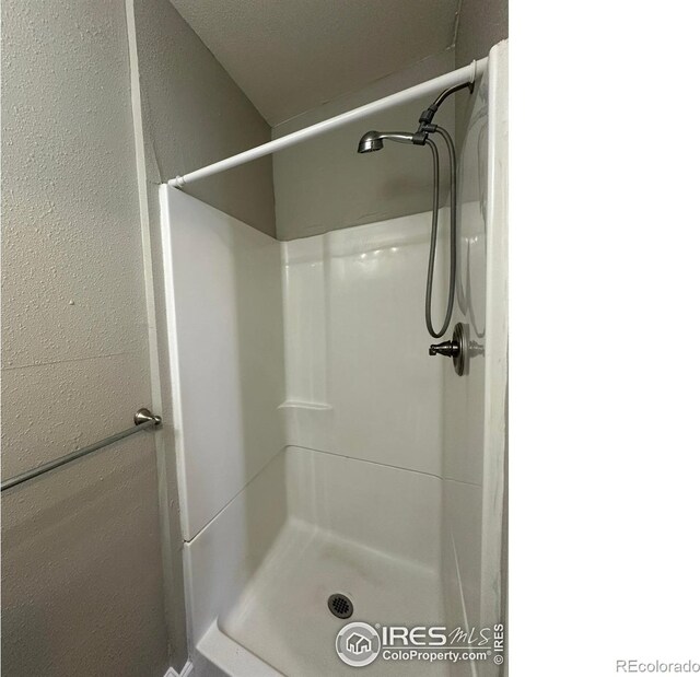 611 N 2nd St, Sterling, CO 80751 - bathroom with a shower