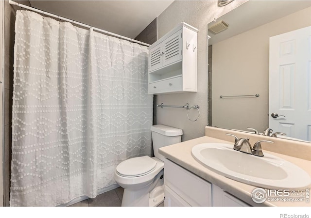 4771 White Rock Cir Unit B, Boulder, CO 80301 - full bath featuring vanity, tile patterned flooring, and a shower with curtain