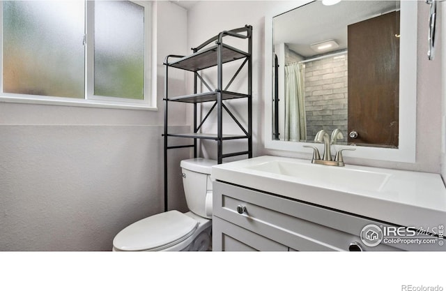 2013 Ridgewood Rd, Fort Collins, CO 80526 - full bath with vanity and a shower with shower curtain